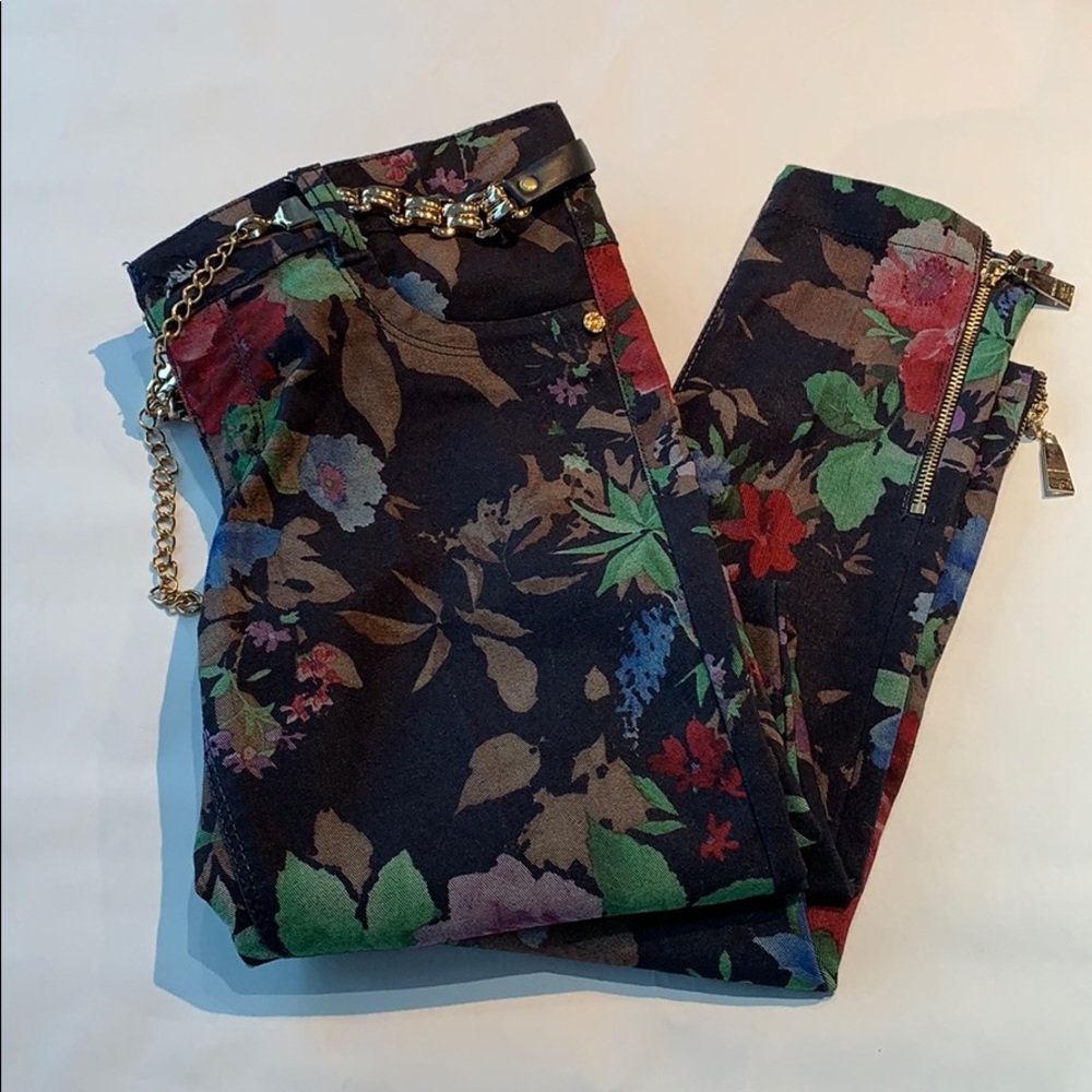 Estenstivo printed floral pants